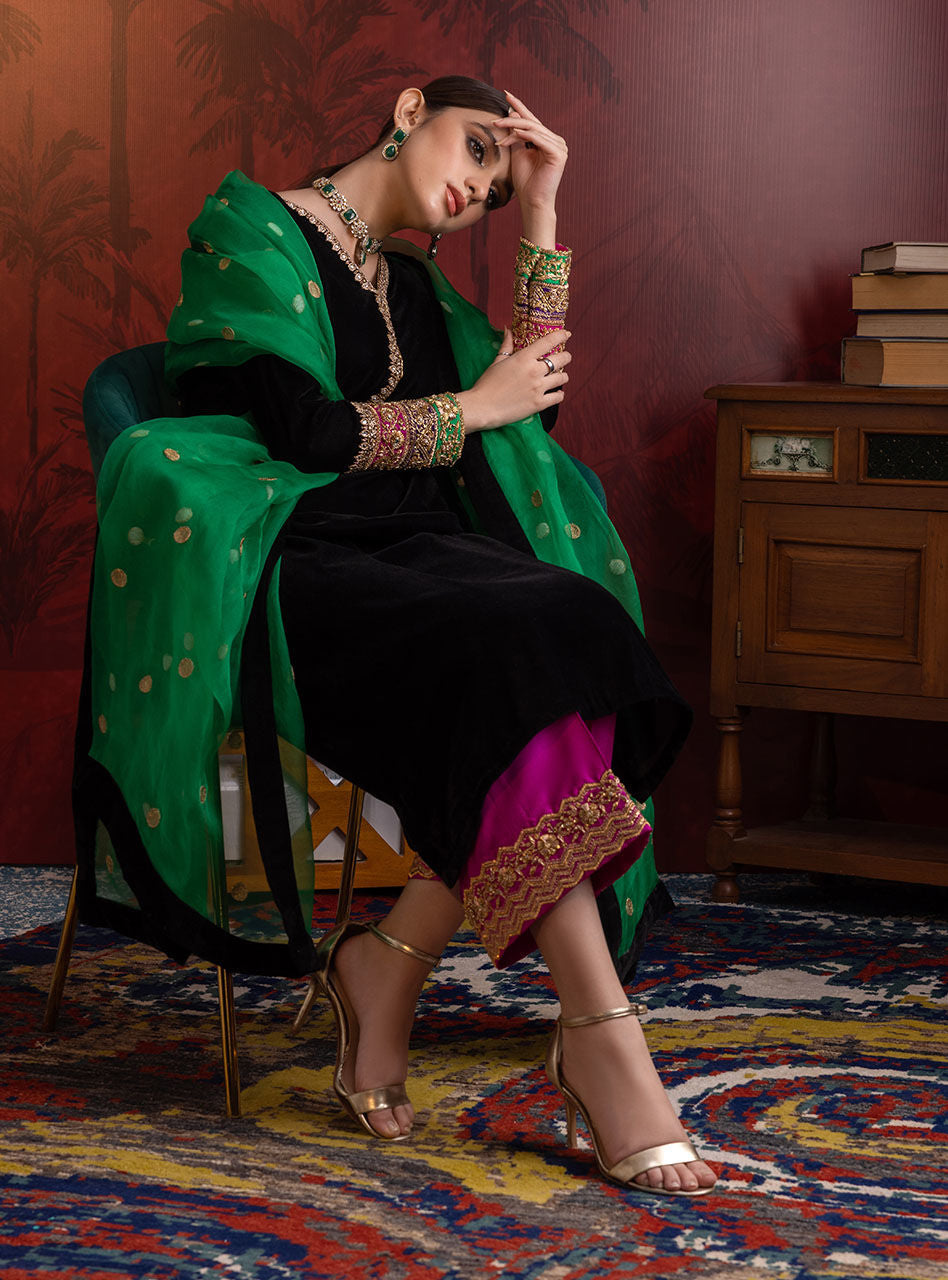 Zainab Chottani | Semi Formals | YAREEN - Ladies Clothes - Maria Faisal