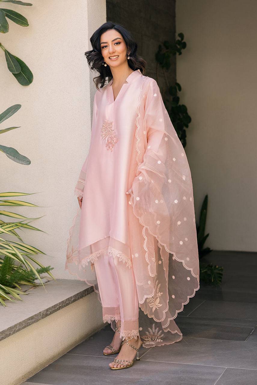 Deepak Perwani | Eid Edit 25 | Kut322 by Maria Faisal - Registered Vendor of : Deepak Perwani - type : Ladies Clothes - 100% original wedding dresses