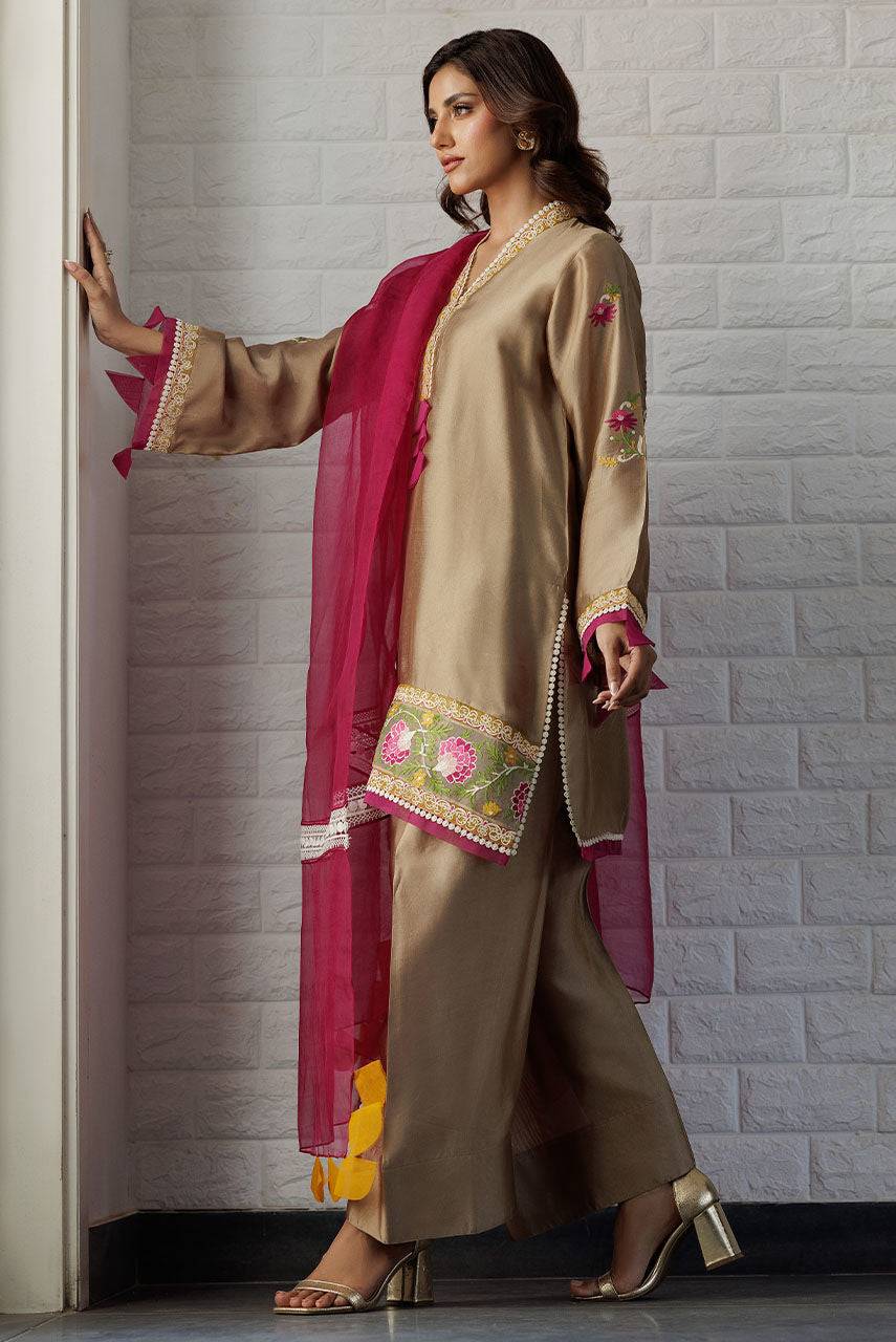 Deepak Perwani | Summer Festive 25 | Sophia by Maria Faisal - Registered Vendor of : Deepak Perwani - type : Ladies Clothes - 100% original wedding dresses