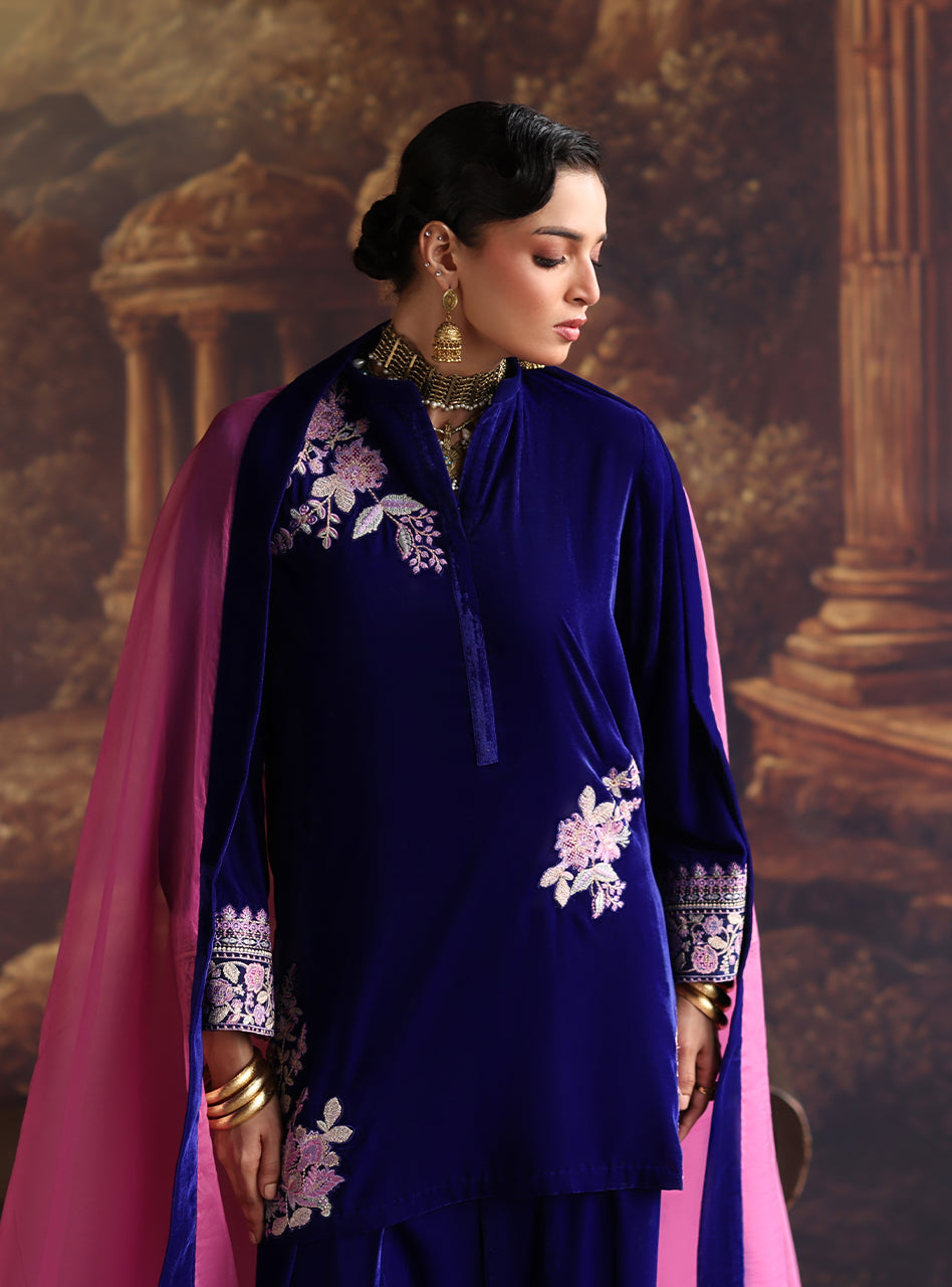 Zainab Chottani | Velura Velvet Edit 25 | Vida Farshi - Formal Dress - available at Maria Faisal in UK and USA.