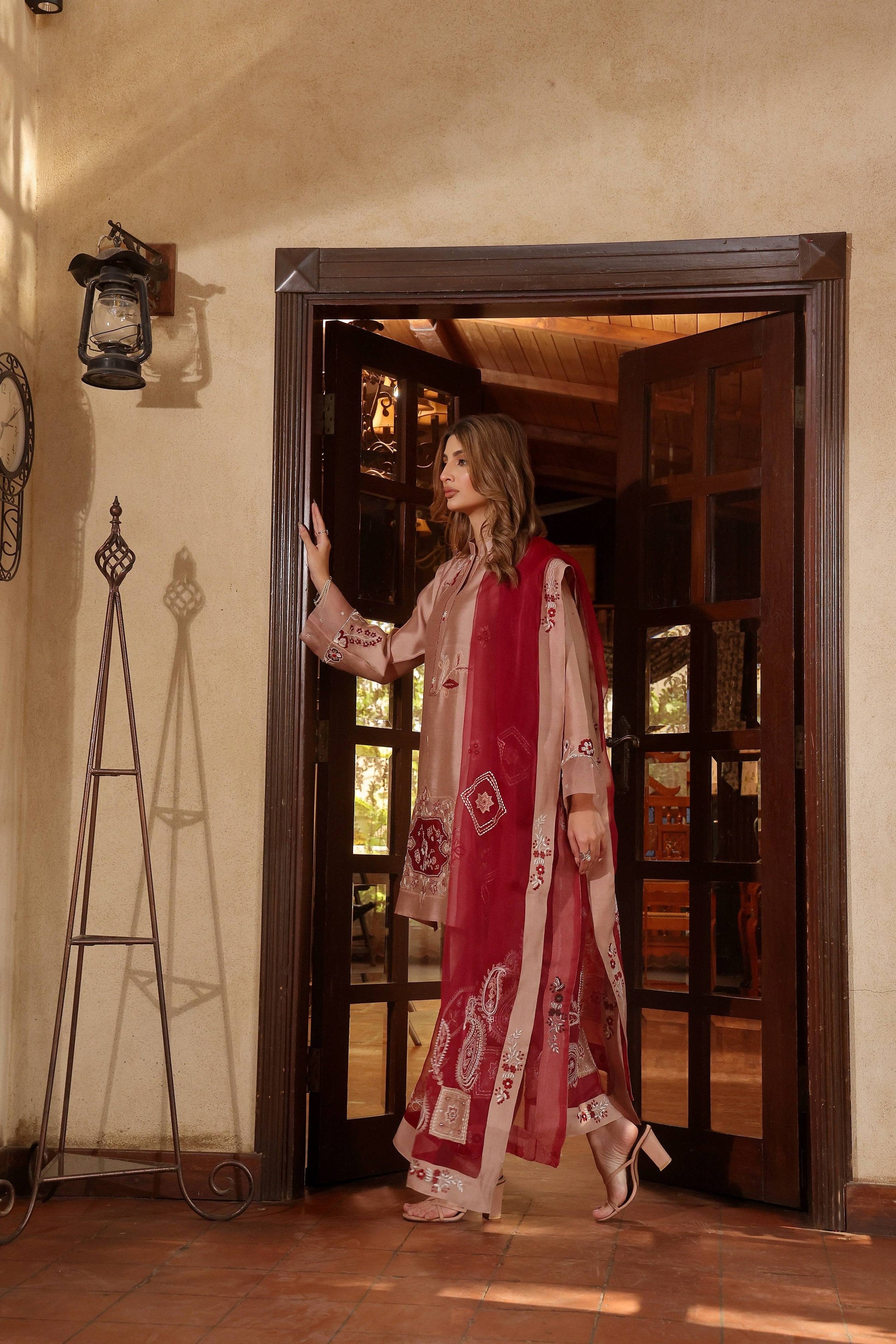 Mona Imran | Ezel Eid 25 | Husnara by Maria Faisal - Registered Vendor of : Mona Imran - type : Ladies Clothes - 100% original wedding dresses