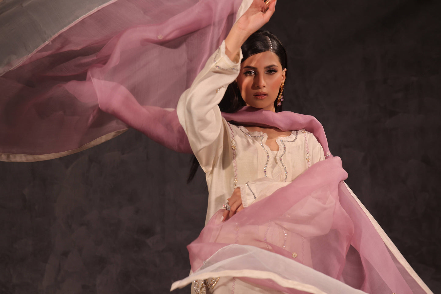 Mona Imran | Ezel Eid 25 |Nayaara by Maria Faisal - Registered Vendor of : Mona Imran - type : Ladies Clothes - 100% original wedding dresses