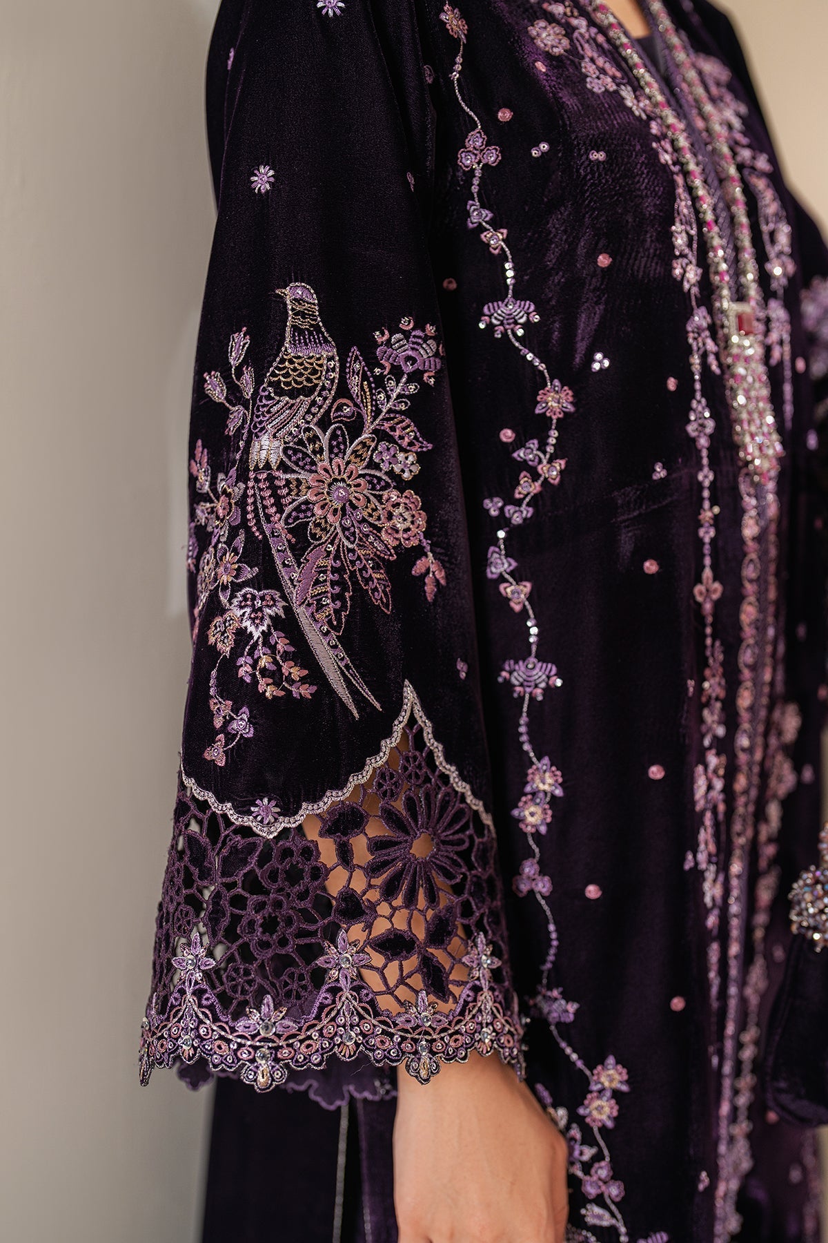 Baroque | Jahanara Luxury Velvet 24 | UF-757 - Designer Dress with Intricate embroidery and embellishments. Shop elegent wedding dress at Maria Faisal.
