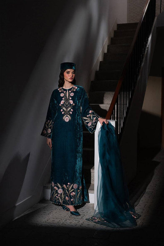 Caia | Luxury Velvet Edit 25 | Twilight custom by Maria Faisal - Registered Vendor of : Caia - type : Ladies Clothes - 100% original wedding dresses