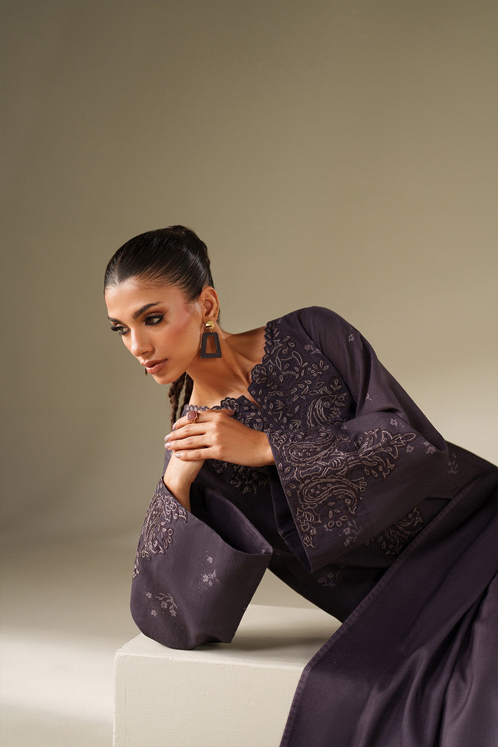 Iznik | Winter Chapter 25 | UE-558 Printed Khaddar - Casual Dress - available at Maria Faisal in UK and USA.