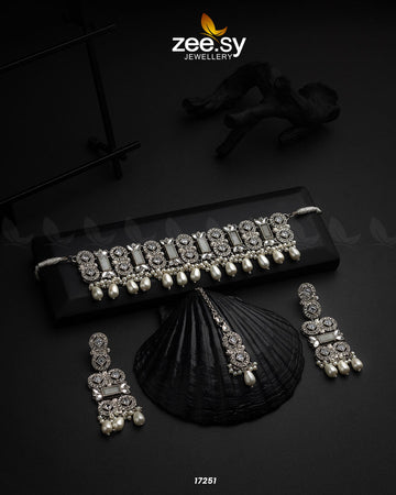 Infinite Necklace - Designer Dress with Intricate embroidery and embellishments. Shop elegent wedding dress at Maria Faisal.