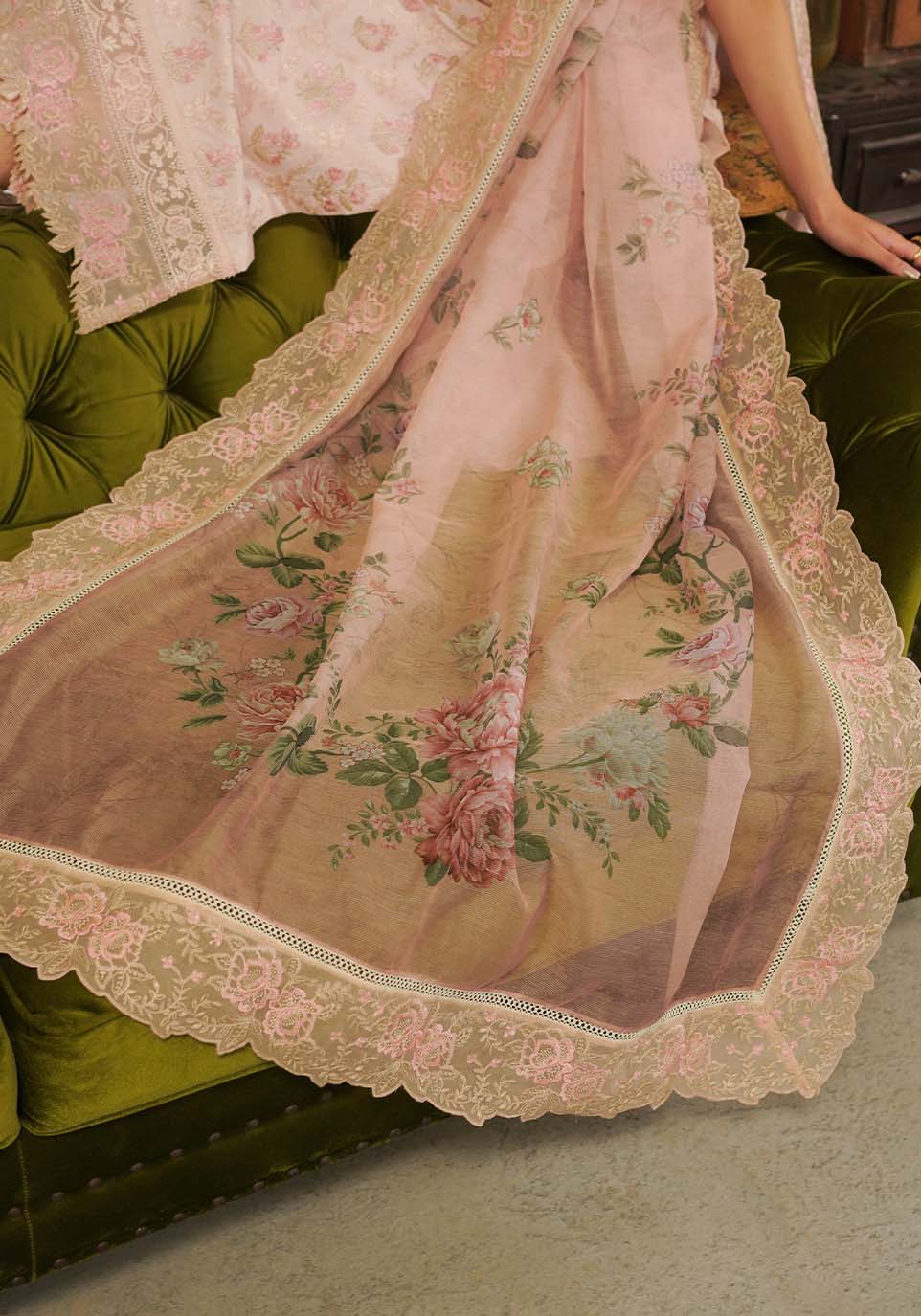 Zarqash | Tresor Luxury Lawn 24 | ZQT 003 FLORA - Maria Faisal