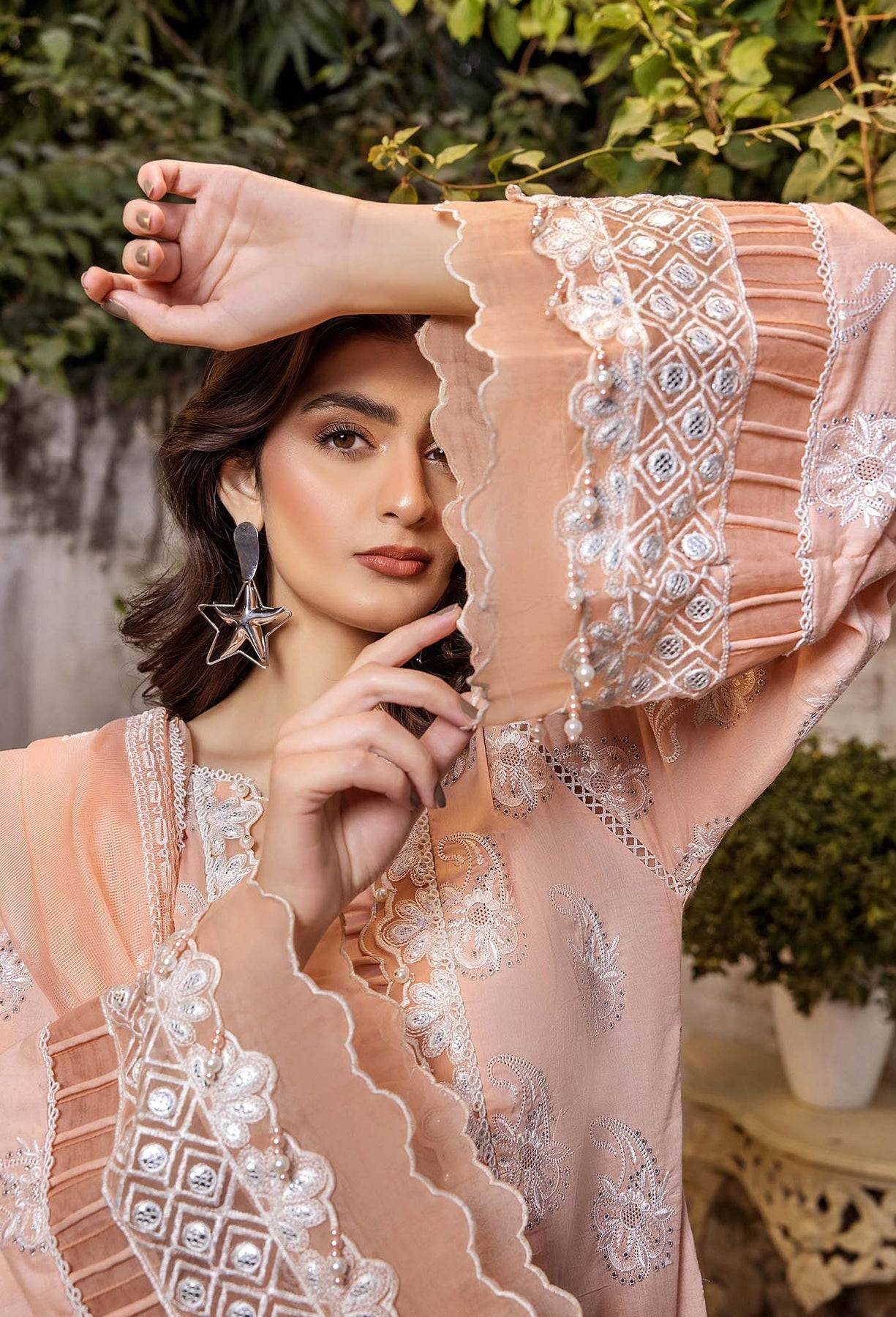 Adans Libas | Inara 25 | CHIKANKARI 4773 by Maria Faisal - Registered Vendor of : Adans Libas - type : Ladies Clothes - 100% original wedding dresses