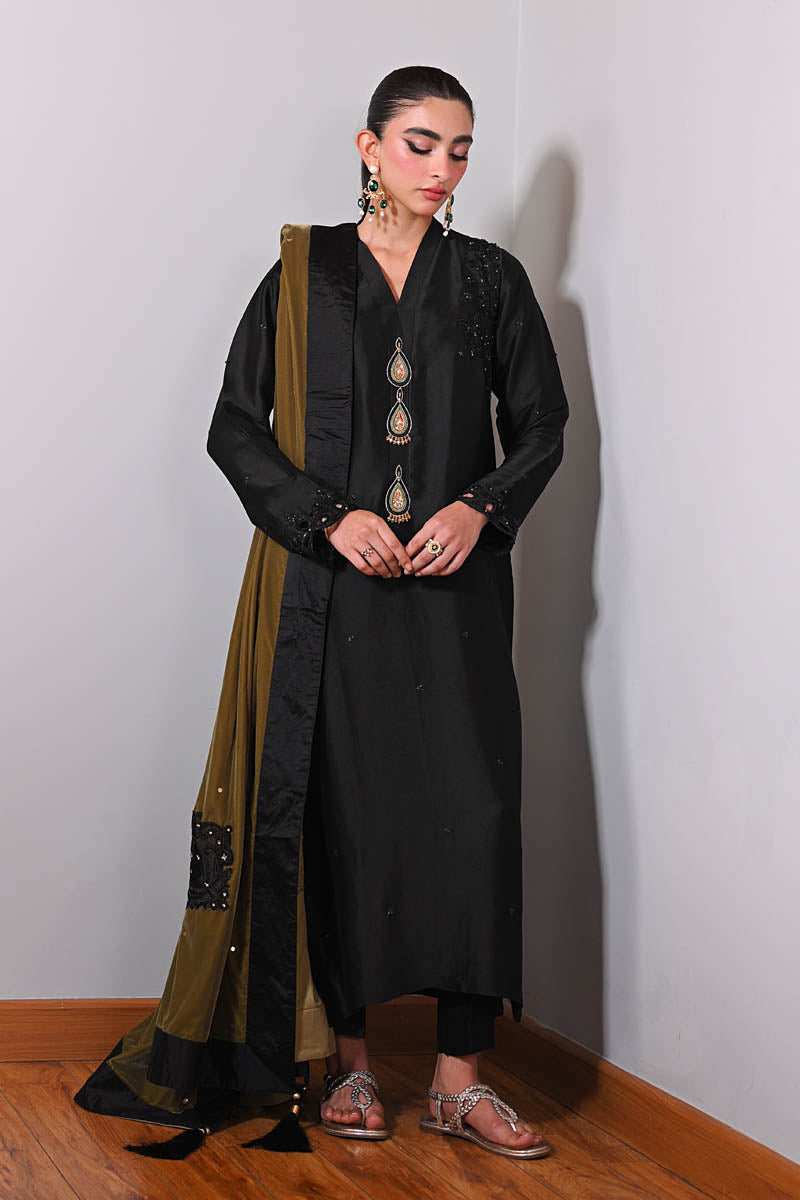 Hue Pret | Farasha Luxury Winter | Nisha - Ladies Clothes - Maria Faisal