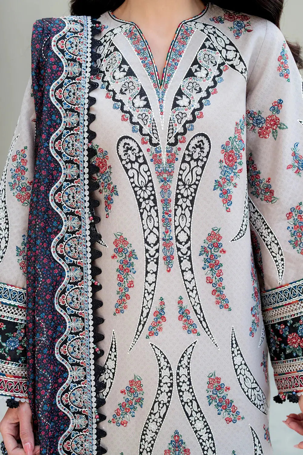 Jazmin | Shahkaar Luxury Lawn 25 | SL25-D7 by Maria Faisal - Registered Vendor of : Jazmin - type : Ladies Clothes - 100% original wedding dresses