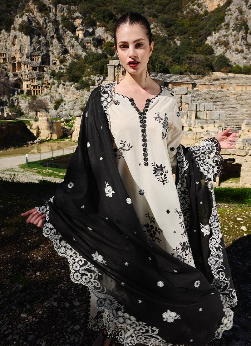 Image | Lawnkari 25 | Nova by Maria Faisal - Registered Vendor of : Image - type : Ladies Clothes - 100% original wedding dresses