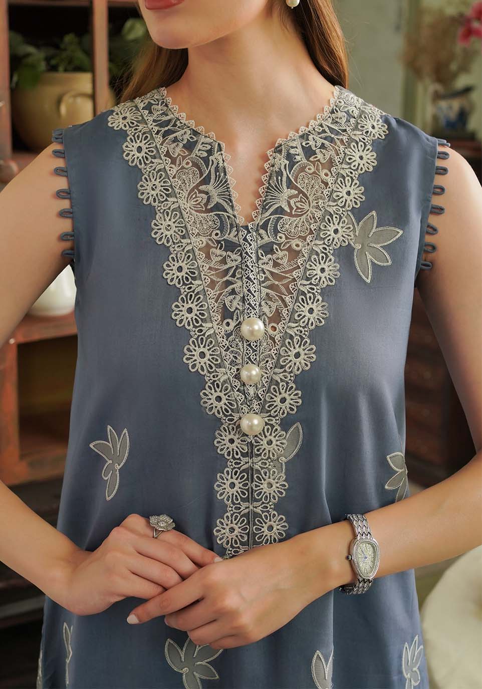 Zarqash | Tresor Luxury Lawn 24 | ZQT 004 THISTLE - Maria Faisal