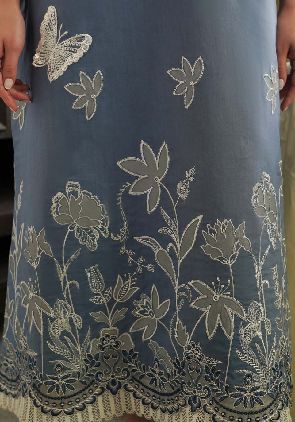 Zarqash | Tresor Luxury Lawn 24 | ZQT 004 THISTLE - Maria Faisal