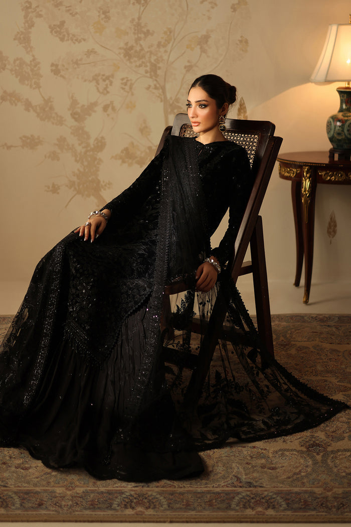 UF-4320 – authentic Pakistani dress from the Velvet 25 collection for women in the UK
