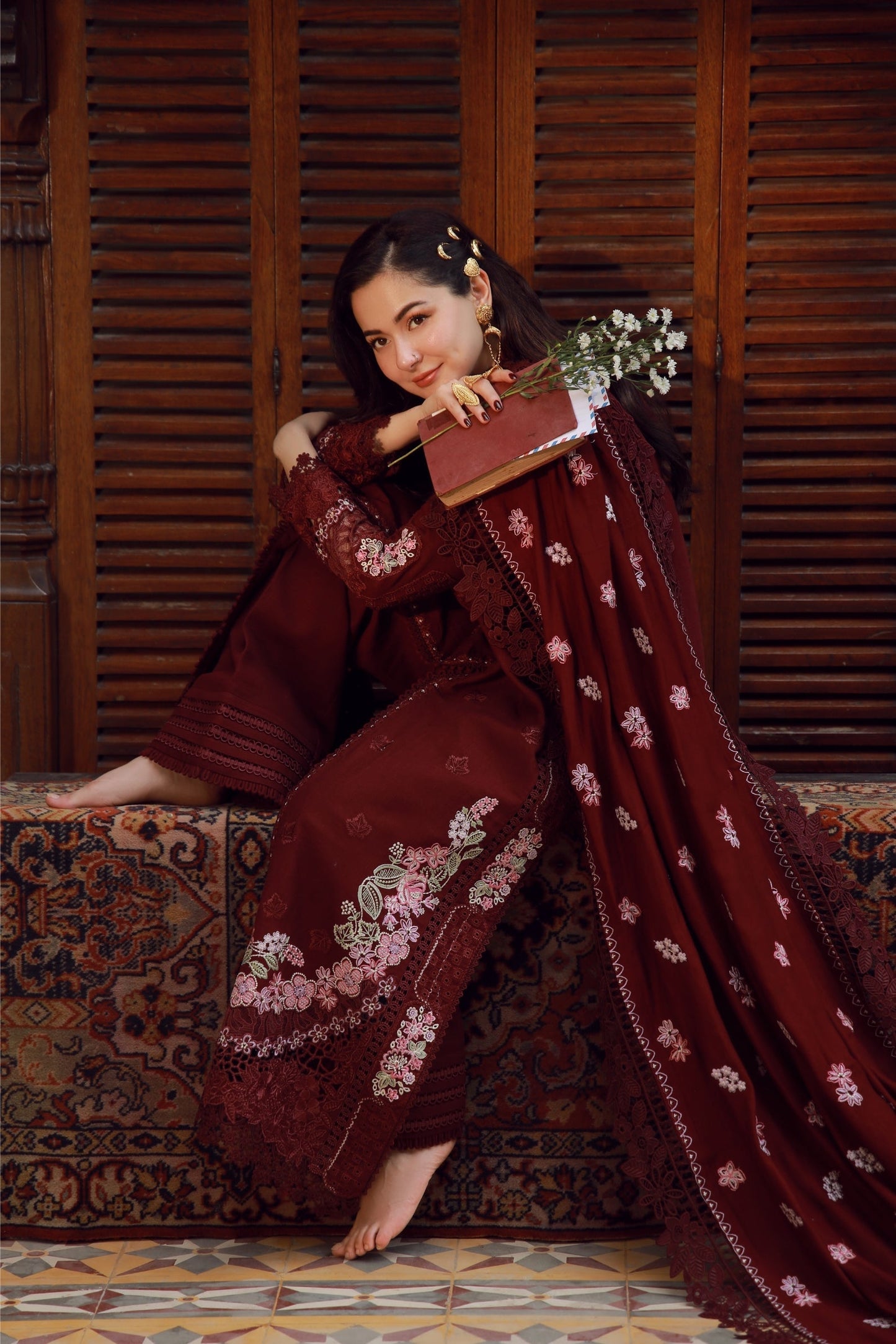 Maryam Hussain | Winter Shawl 25 | Taali - Formal Dress - available at Maria Faisal in UK and USA.