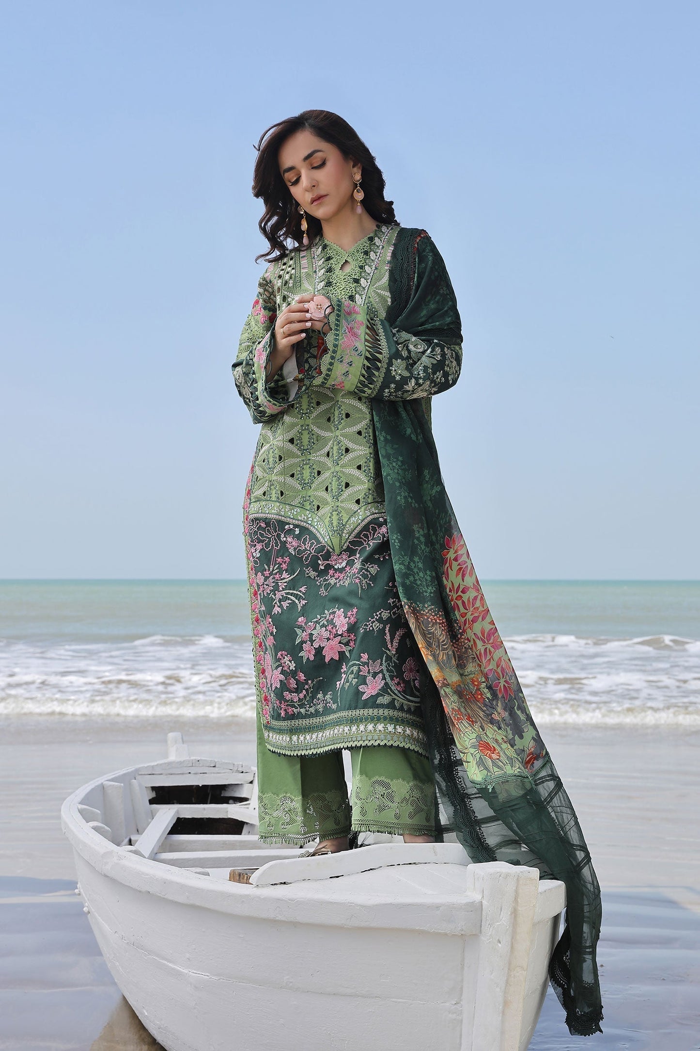 Maryam Hussain | Luxury Lawn 24 | GARDENIA - Waniyas