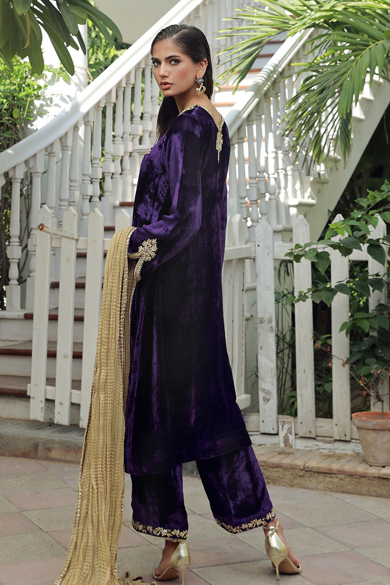 Sana Abbas | Velvet Formals | KANZITE - Ladies Clothes - Maria Faisal