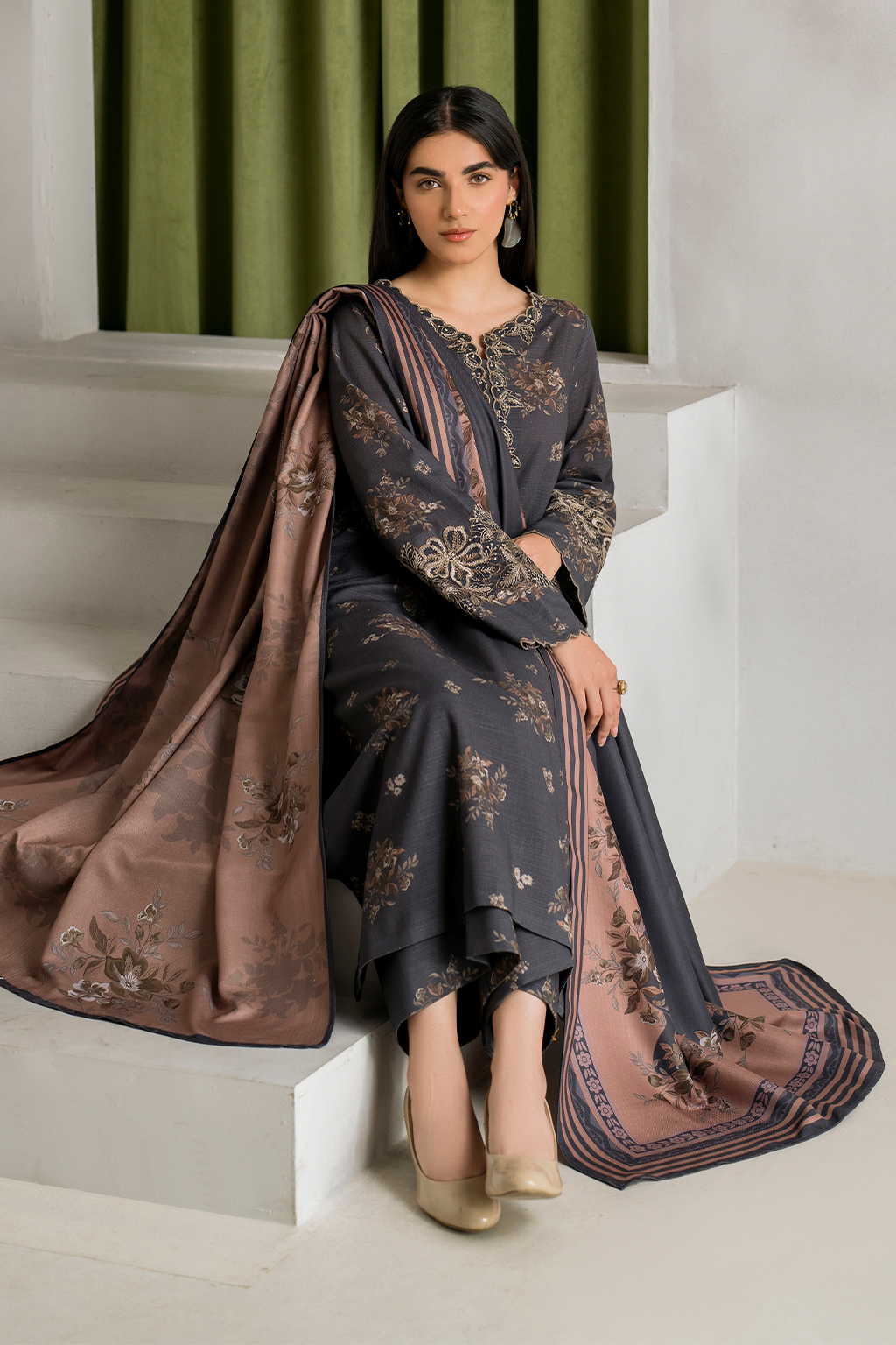 Iznik | Exclusive Winter | UE-358 - Ladies Clothes - Maria Faisal