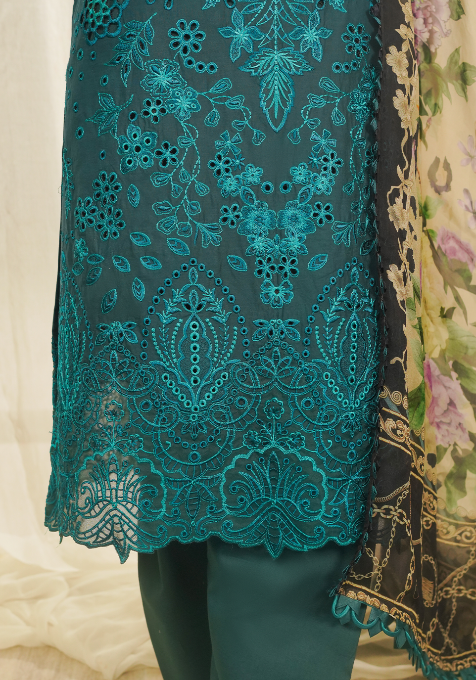 Zarqash | Tresor Luxury Lawn 24 | ZQT 0011 DINA - Maria Faisal