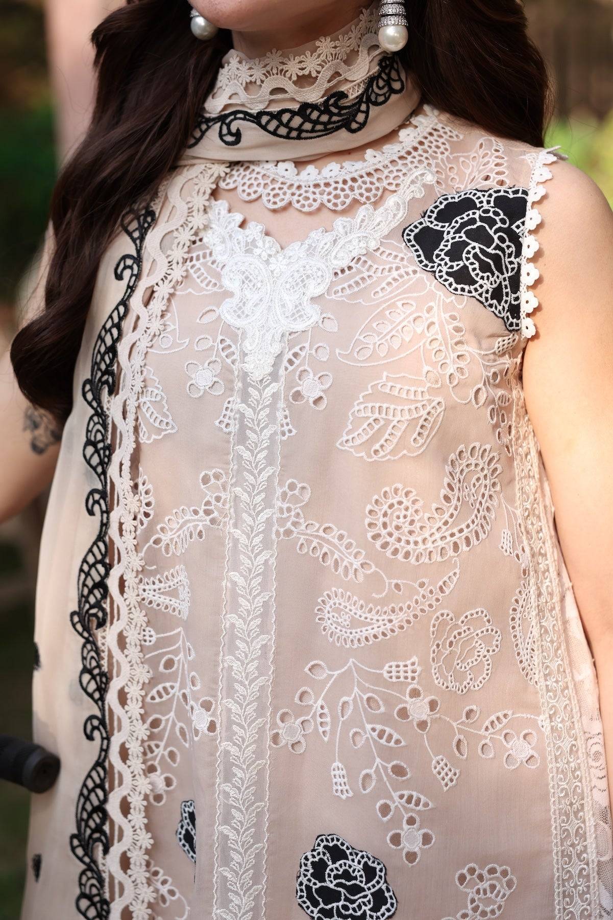 Sable Vogue | Luxury Formal 25 | SL-01-25-V1 by Maria Faisal - Registered Vendor of : Sable Vogue - type : Ladies Clothes - 100% original wedding dresses