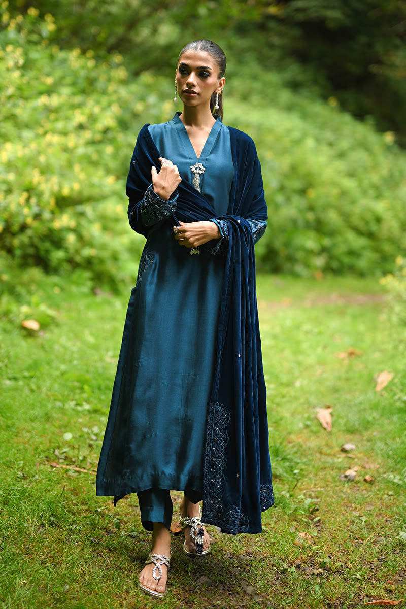 Hue Pret | Farasha Luxury Winter | Mina - Ladies Clothes - Maria Faisal