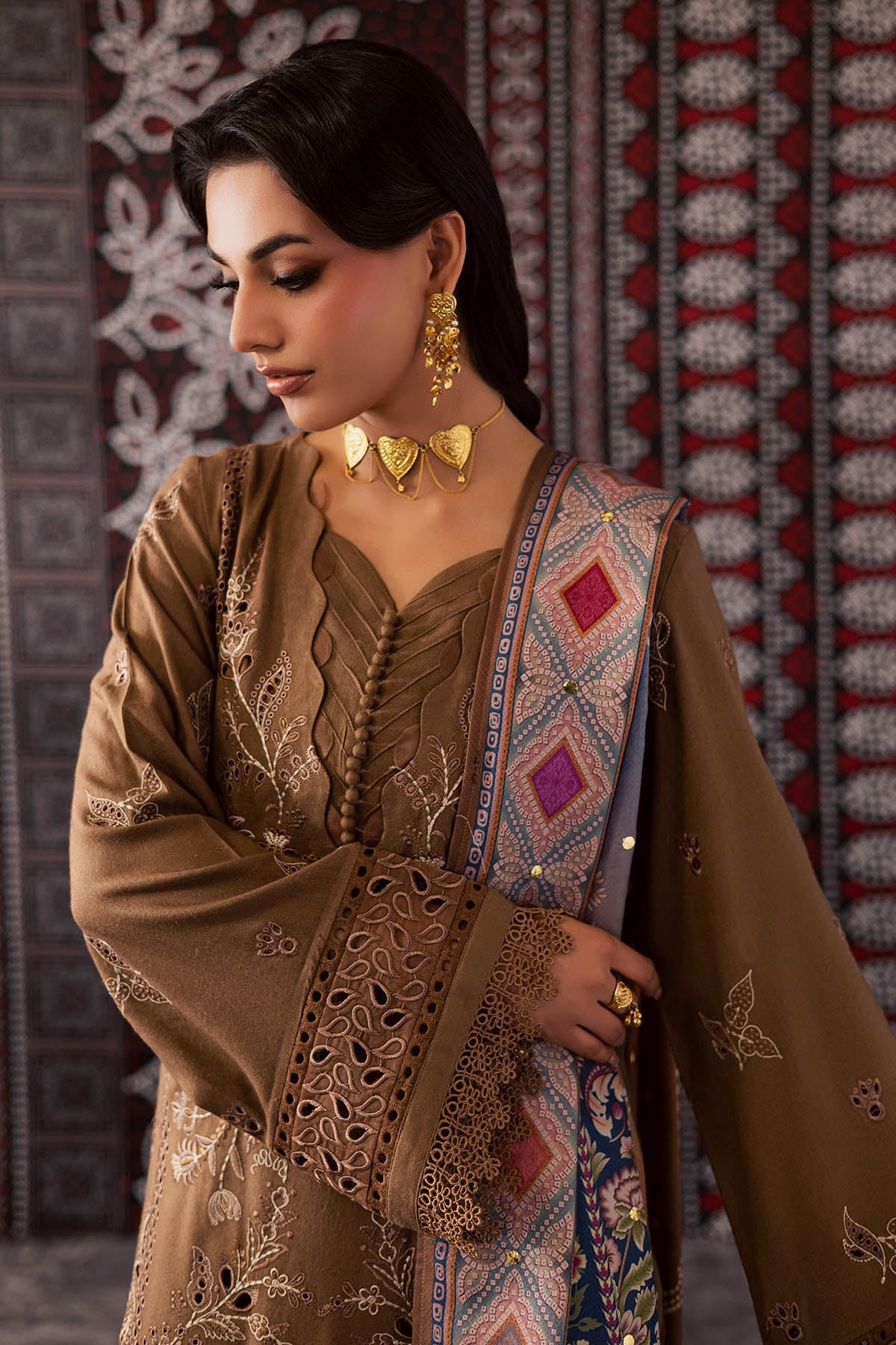 NE-205 – authentic Pakistani dress from the Bazaar Luxe 25 collection for women in the UK