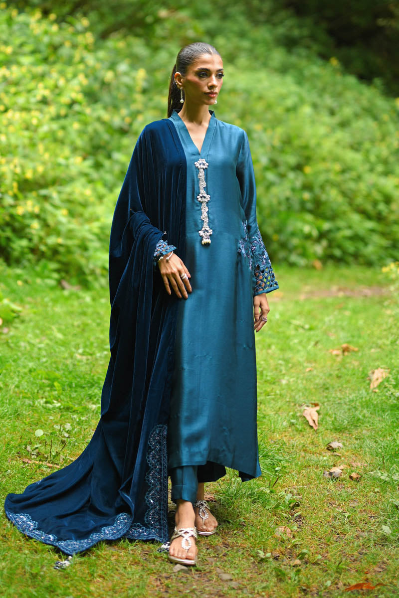 Hue Pret | Farasha Luxury Winter | Mina - Ladies Clothes - Maria Faisal