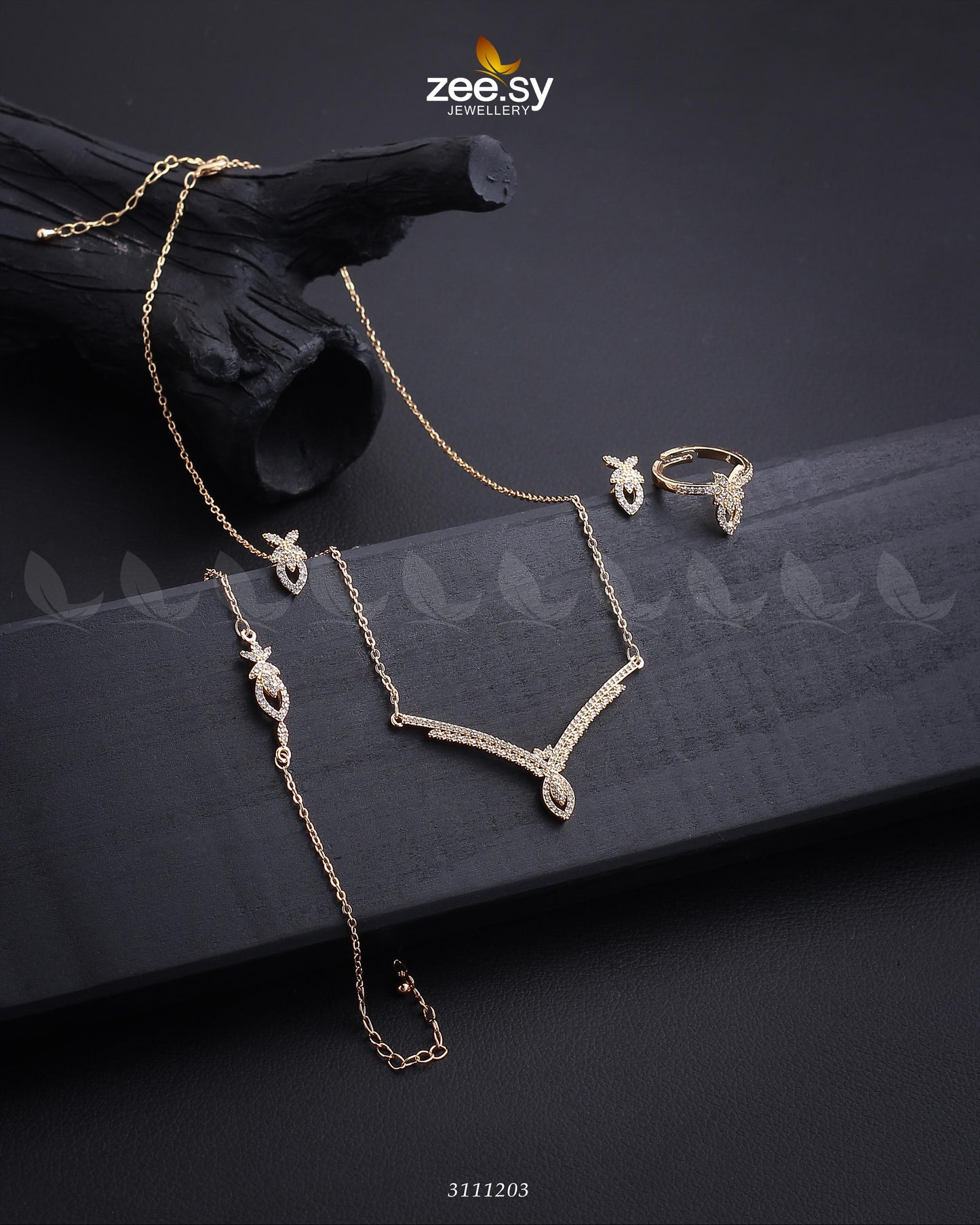 Siskin Pendant - Pendant