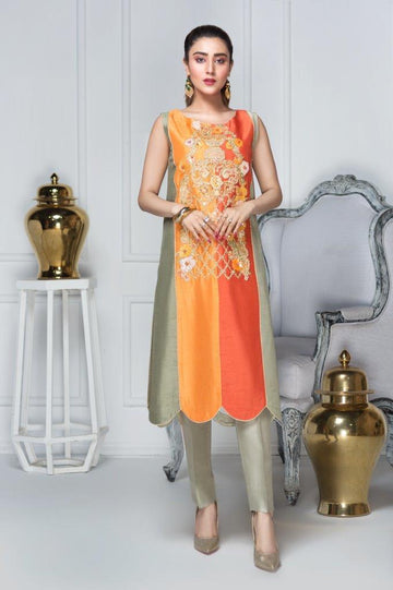 Hana | Eclectic Ready to Wear | Hunter's Green - Designer Dress with Intricate embroidery and embellishments. Shop elegent wedding dress at Maria Faisal.
