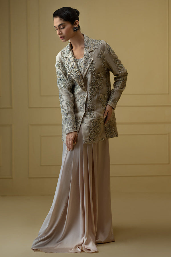 Sana Abbas | Suvi Wedding Formals | MIYA