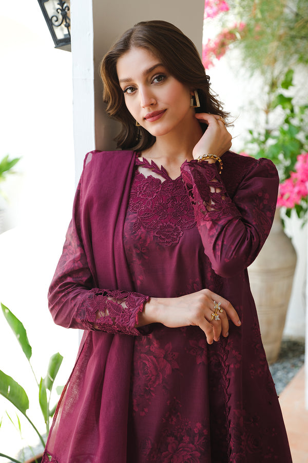 Baroque | Luxury Pret 24 | UF-645 - Designer Dress with Intricate embroidery and embellishments. Shop elegent wedding dress at Maria Faisal.