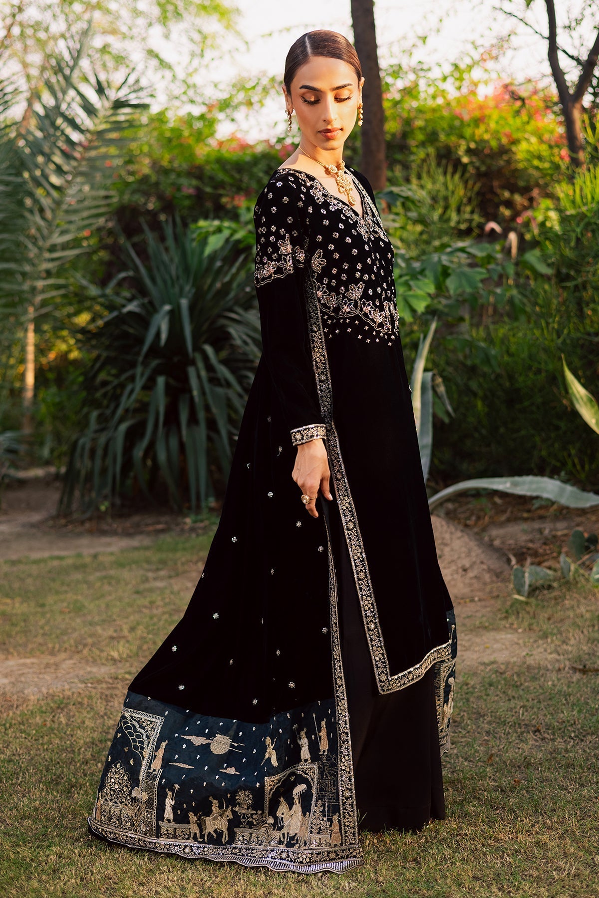 NW-118 – authentic Pakistani dress from the Maya Velvet collection for women in the UK