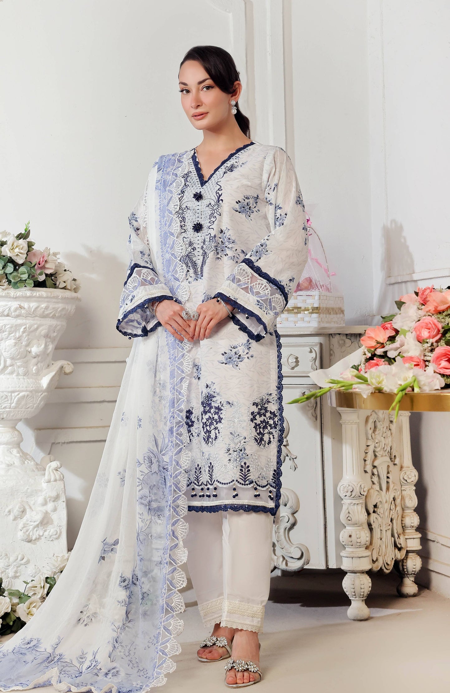 Al Zohaib | Applique Kari Cutwork Edit 25 | ACE-25-04 by Maria Faisal - Registered Vendor of : Alzohaib - type : Ladies Clothes - 100% original wedding dresses
