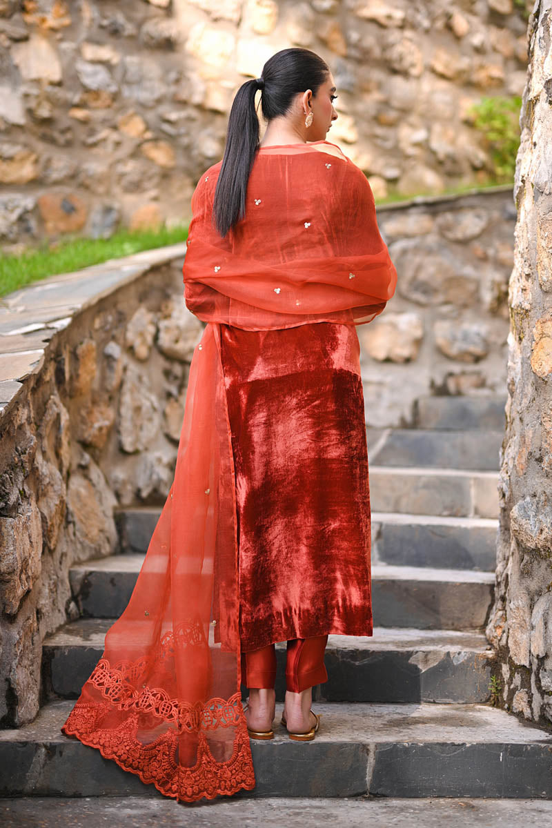 Hue Pret | Farasha Luxury Winter | Freya - Ladies Clothes - Maria Faisal