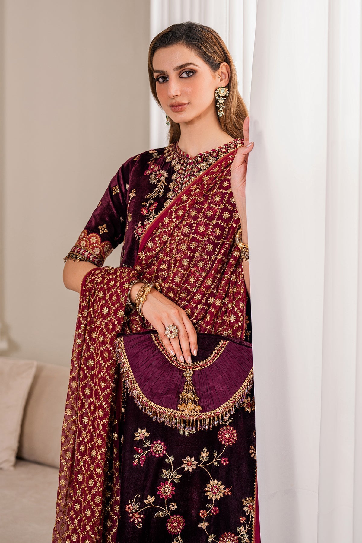 Baroque | Jahanara Luxury Velvet 24 | UF-752 - Designer Dress with Intricate embroidery and embellishments. Shop elegent wedding dress at Maria Faisal.