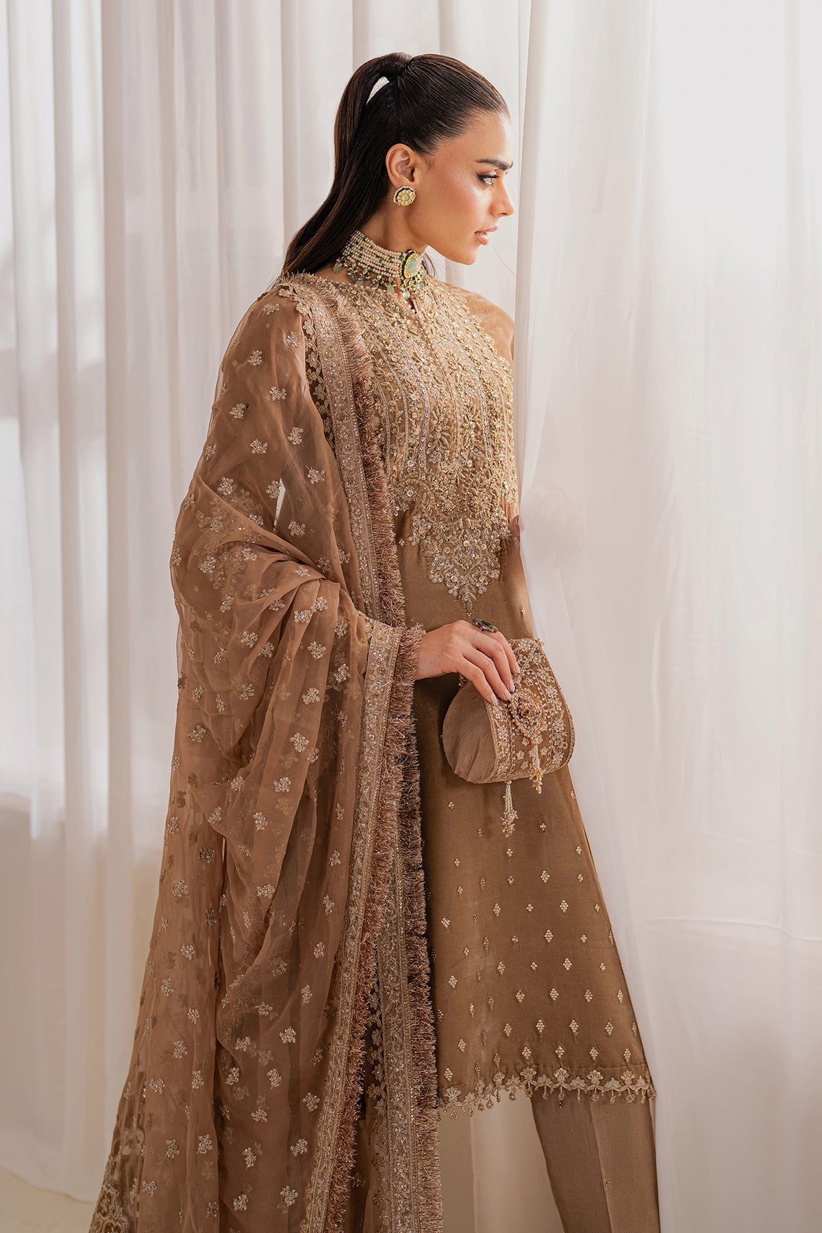 Baroque | Jahanara Luxury Velvet 24 | UF-754 - Designer Dress with Intricate embroidery and embellishments. Shop elegent wedding dress at Maria Faisal.