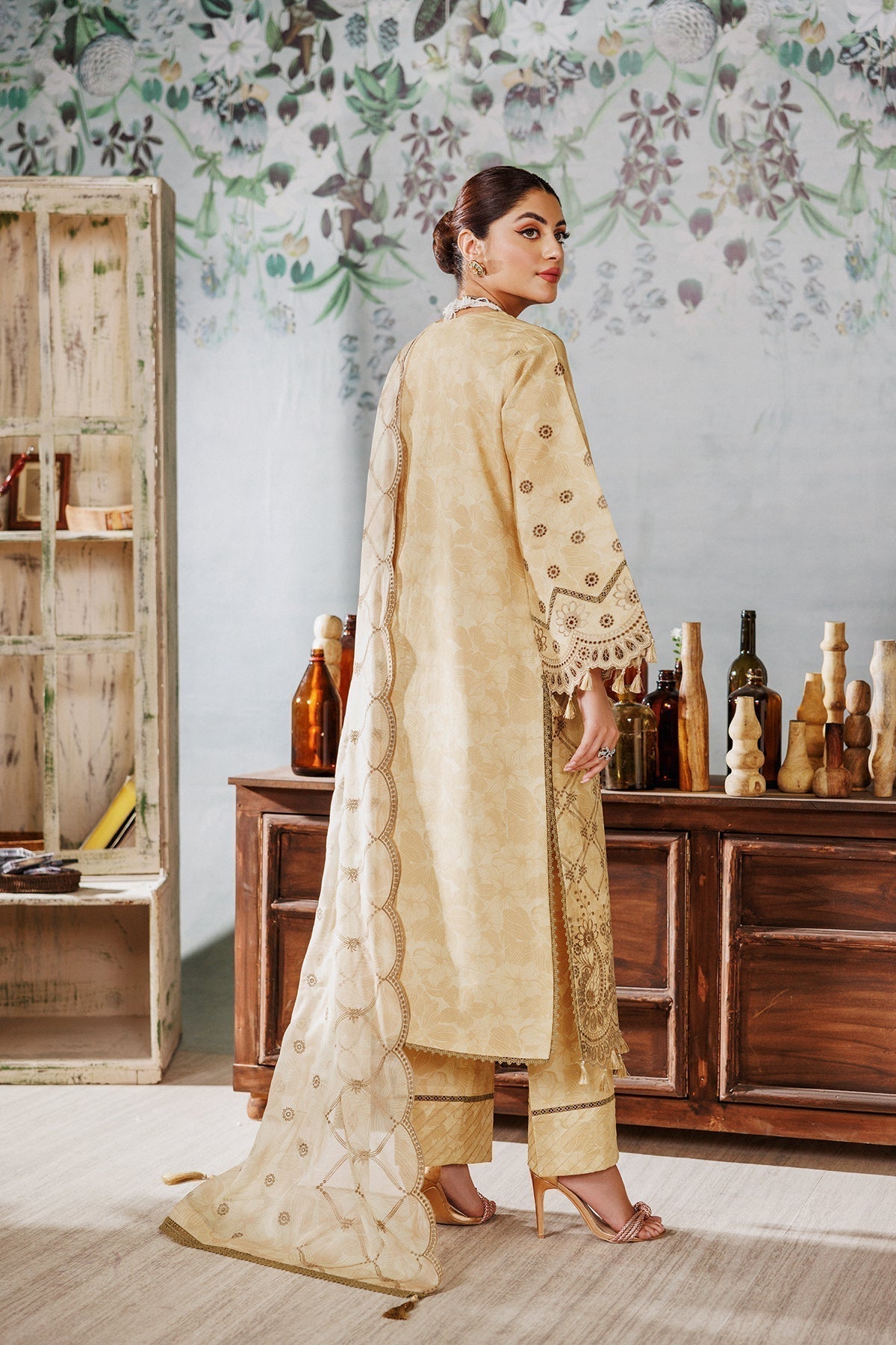 Alizeh | Maahi Vol 2 | AF-EPL-7020-TAAB - Designer Dress with Intricate embroidery and embellishments. Shop elegent wedding dress at Maria Faisal.