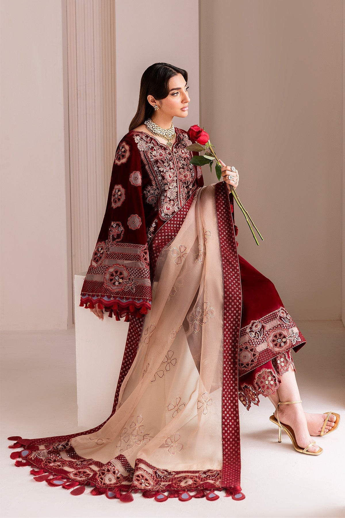 Velzari – authentic Pakistani dress from the Makhmal Luxury Velvet Edit collection for women in the UK