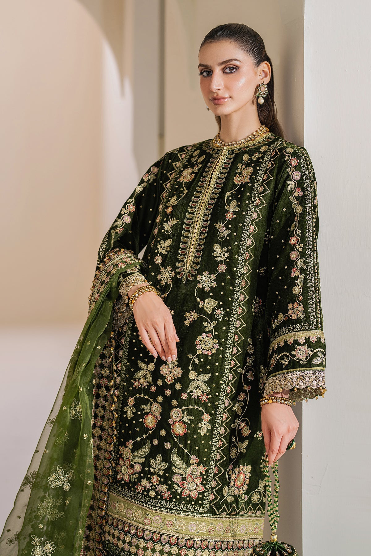 Baroque | Jahanara Luxury Velvet 24 | UF-756 - Designer Dress with Intricate embroidery and embellishments. Shop elegent wedding dress at Maria Faisal.