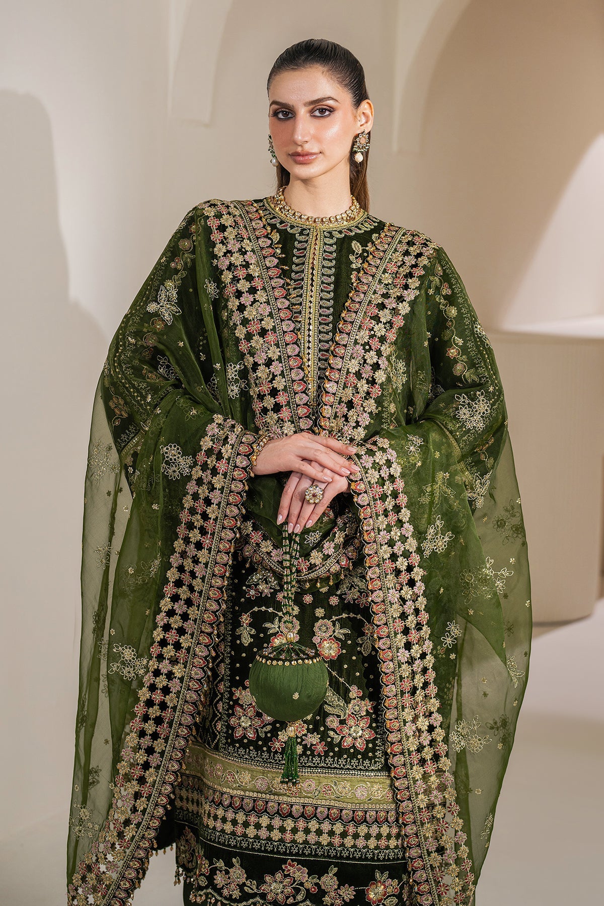 Baroque | Jahanara Luxury Velvet 24 | UF-756 - Designer Dress with Intricate embroidery and embellishments. Shop elegent wedding dress at Maria Faisal.