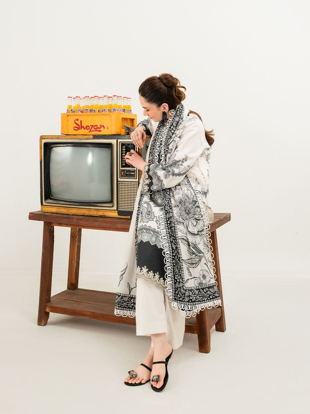 Mahnur | Anaya Lawn | ANA-005 - Luxury Dress - available at Maria Faisal in UK and USA.