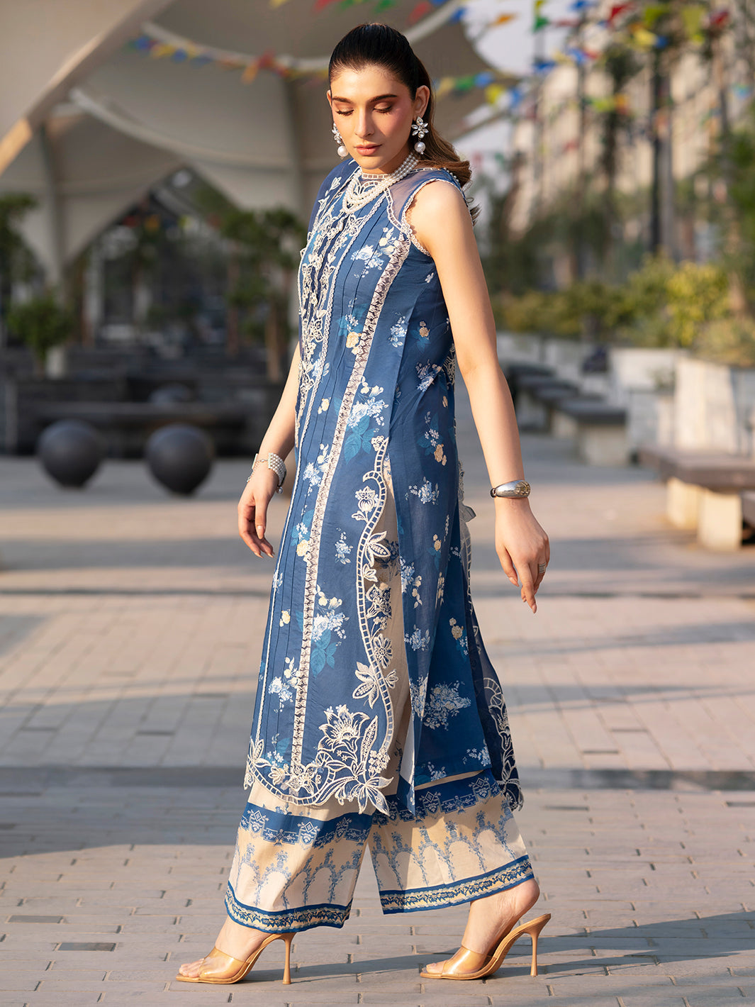 Mahnur | Broadway Luxury Lawn 26 | BW - 003 - Luxury Dress - available at Maria Faisal in UK and USA.