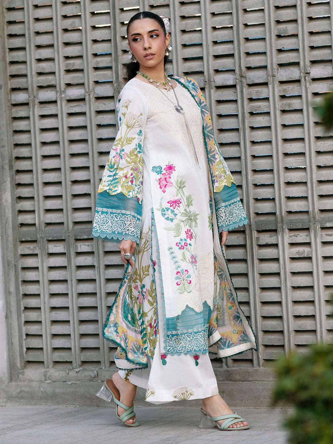 Mahnur | Broadway Luxury Lawn 26 | BW - 004 - Luxury Dress - available at Maria Faisal in UK and USA.