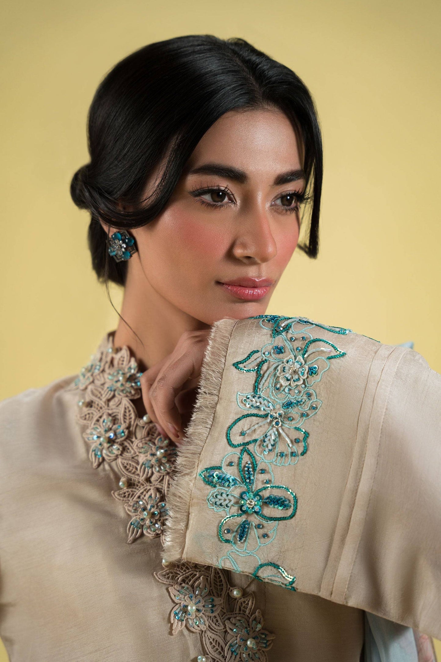 Ammara Khan | Sia 25 | D-12 by Maria Faisal - Registered Vendor of : Ammara Khan - type : Ladies Clothes - 100% original wedding dresses