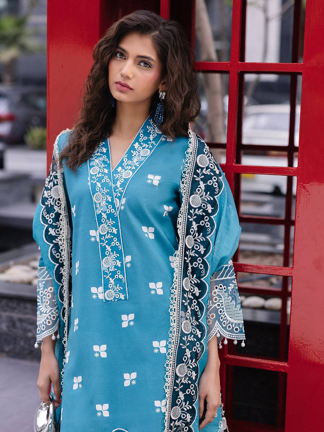 Mahnur | Broadway Luxury Lawn 25 | Scarlet by Maria Faisal - Registered Vendor of : Mahnur - type : Ladies Clothes - 100% original wedding dresses