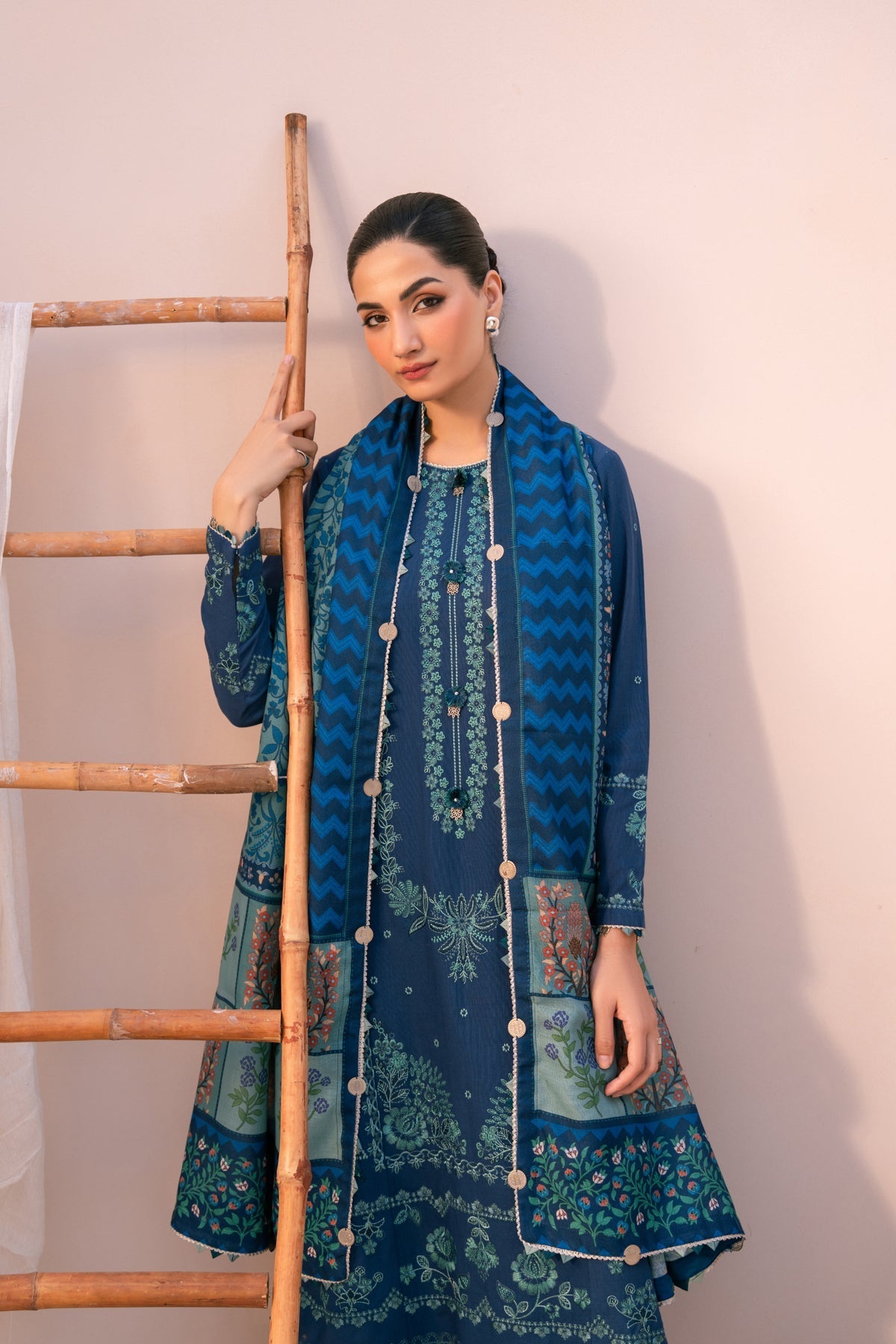 SAIRA – authentic Pakistani dress from the Rang e Khizan collection for women in the UK