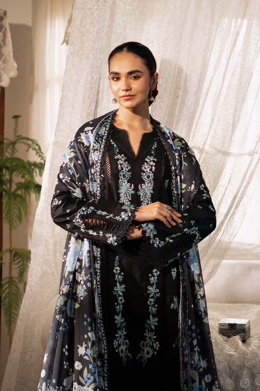 Zarposh | Sajni Lawn 25 | Mahzadi by Maria Faisal - Registered Vendor of : Zarposh - type : Ladies Clothes - 100% original wedding dresses