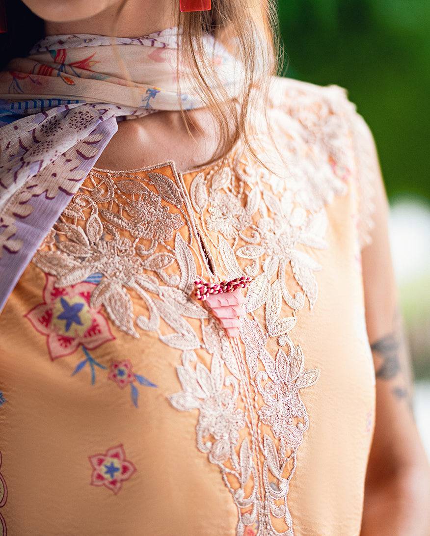 Roheenaz | Garden Veal Printed Lawn 25 | Coral Whim by Maria Faisal - Registered Vendor of : Roheenaz - type : Ladies Clothes - 100% original wedding dresses