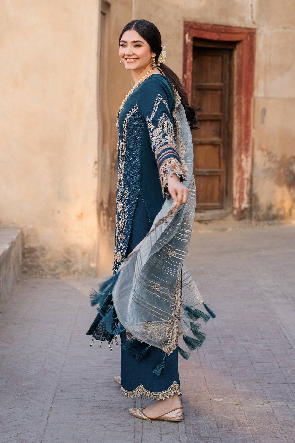 Imrozia Premium | Meeras Luxury Eid 25 | I-223 NEELAM by Maria Faisal - Registered Vendor of : Imrozia Premium - type : Ladies Clothes - 100% original wedding dresses