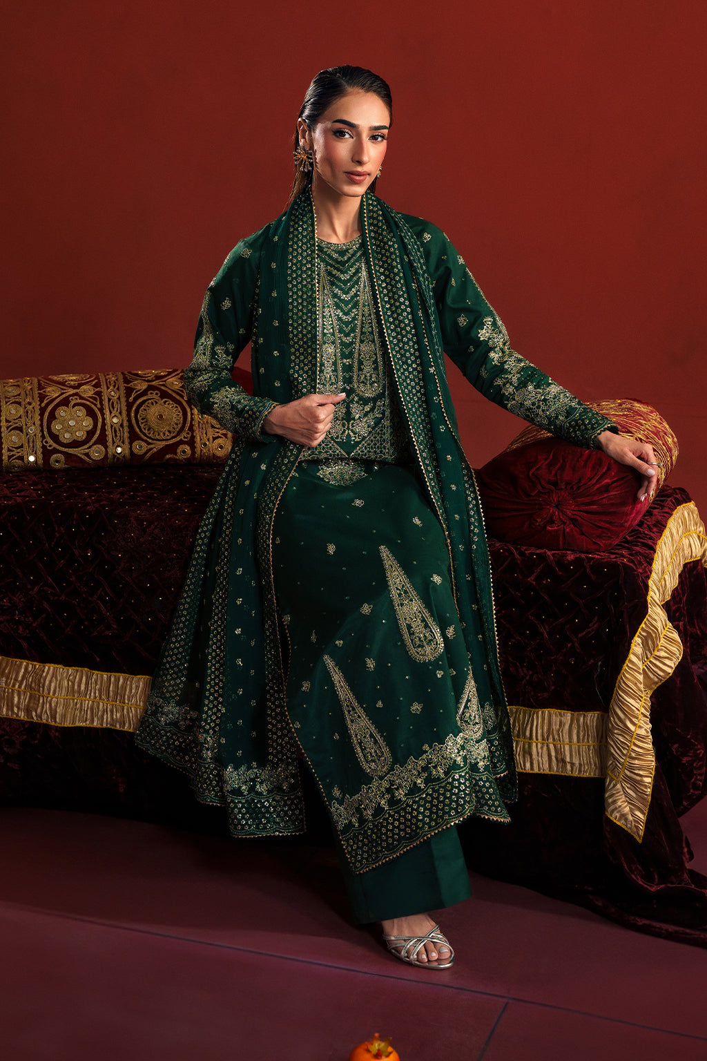 MEHVAR โ authentic Pakistani dress from the New Shagun collection for women in the UK